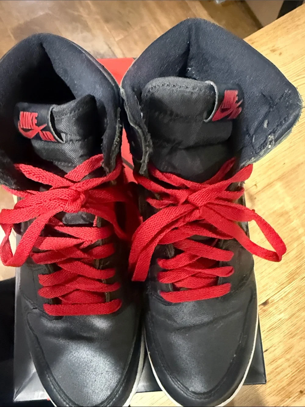 Nike Air Jordan Retro Black and Red Youth Size 6.5 High-Top Sneakers w box RARE